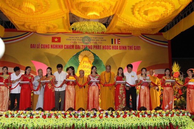 Chiêm bái tôn tượng Phật ngọc tại chùa Dâu, Bắc Ninh - Ảnh minh hoạ 5