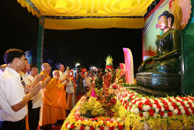 Chiêm bái tôn tượng Phật ngọc tại chùa Dâu, Bắc Ninh - Ảnh minh hoạ 6